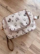 Load image into Gallery viewer, Wipe Pouch Mouse & Friends