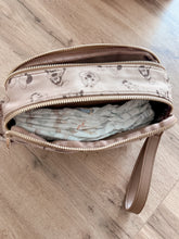 Load image into Gallery viewer, Wipe Pouch Mouse &amp; Friends
